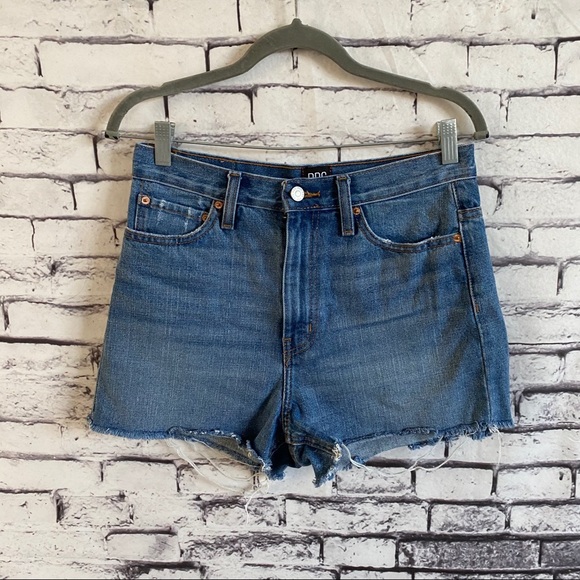 BDG Pants - BDG Girlfriend High Rise Raw Hem Jean Shorts